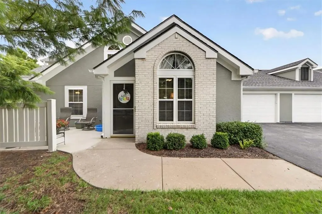 23416 W 71st TER, Shawnee, KS 66227