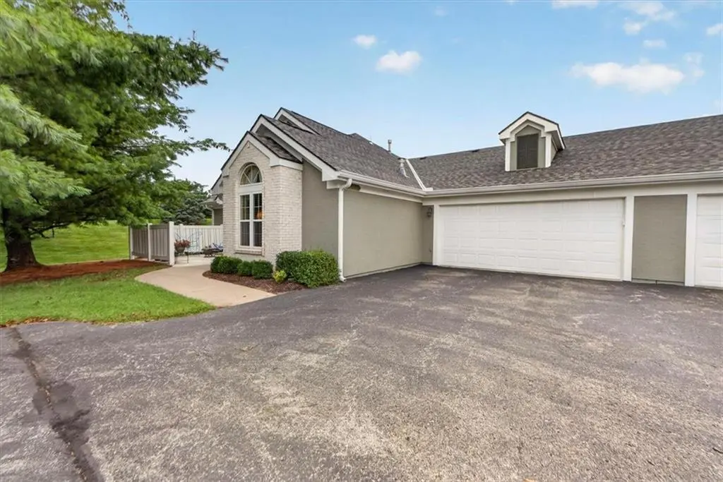 23416 W 71st TER, Shawnee, KS 66227