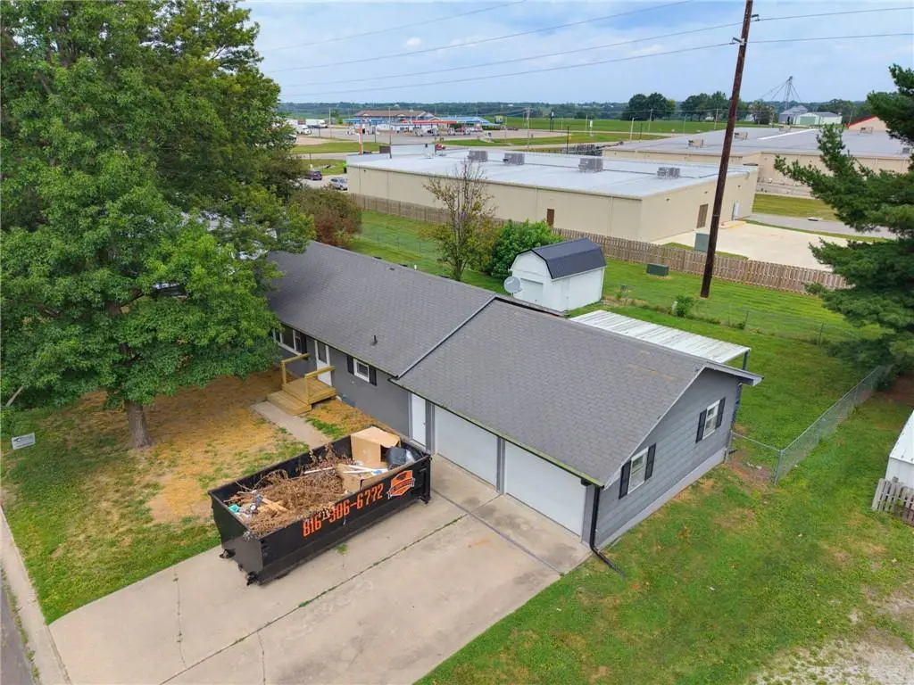 2700 Meadowlark LN, Trenton, MO 64683