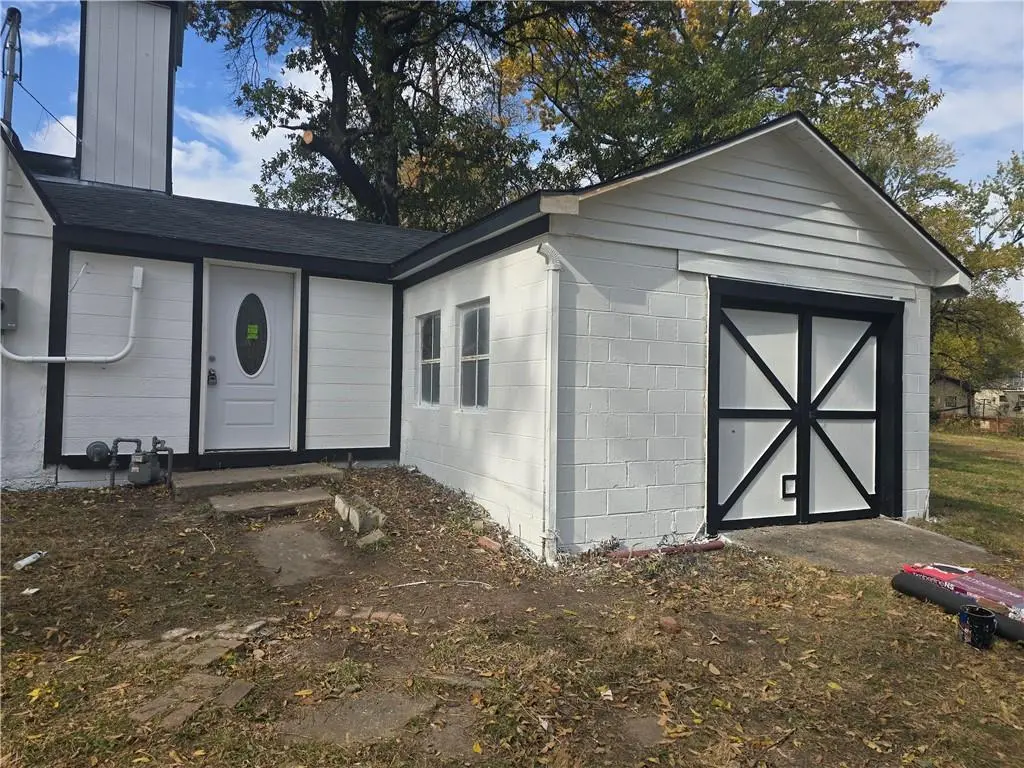 8708 N grand AVE, Kansas City, MO 64155