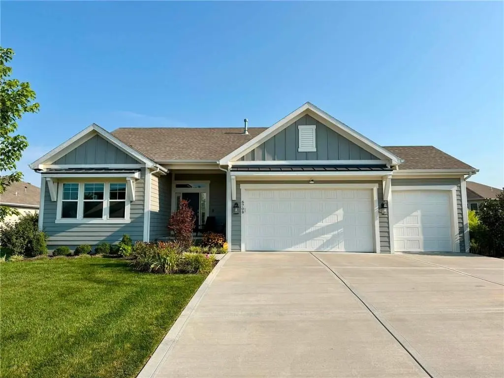 6708 NW 105th ST, Kansas City, MO 64154