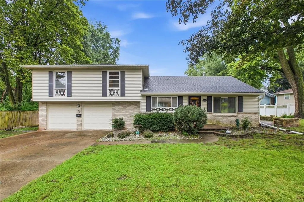 10801 E 64 TER, Raytown, MO 64133