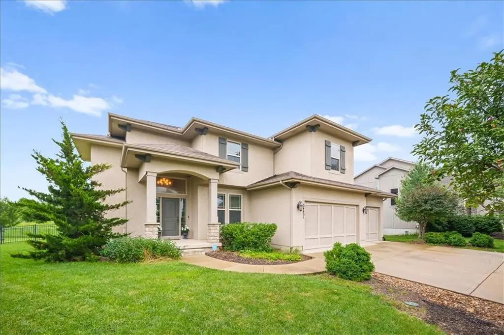 24451 W 111TH PL, Olathe, KS 66061