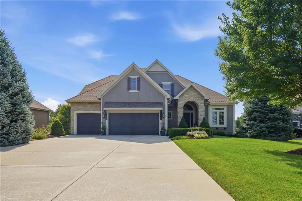 9417 W 158th ST, Overland Park, KS 66221