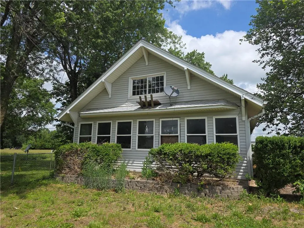 208 E Woodward ST, Parker, KS 66072