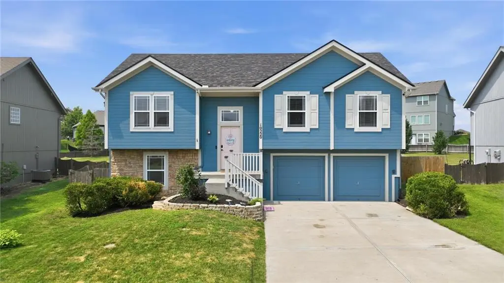 10220 N Lewis AVE, Kansas City, MO 64157
