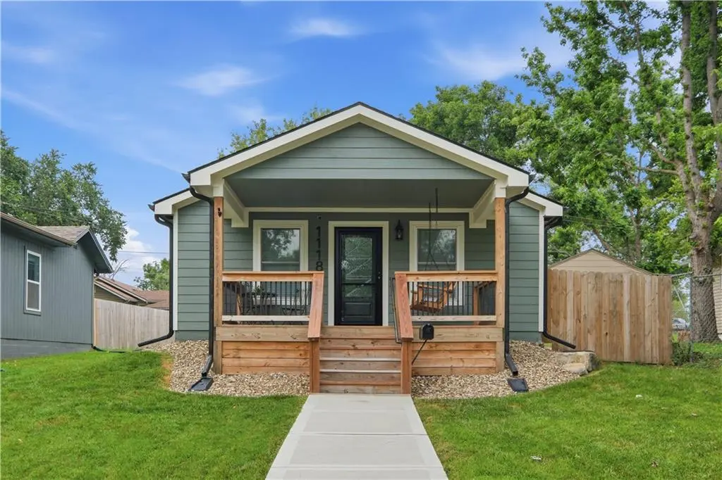 1118 Pacific AVE, Osawatomie, KS 66064