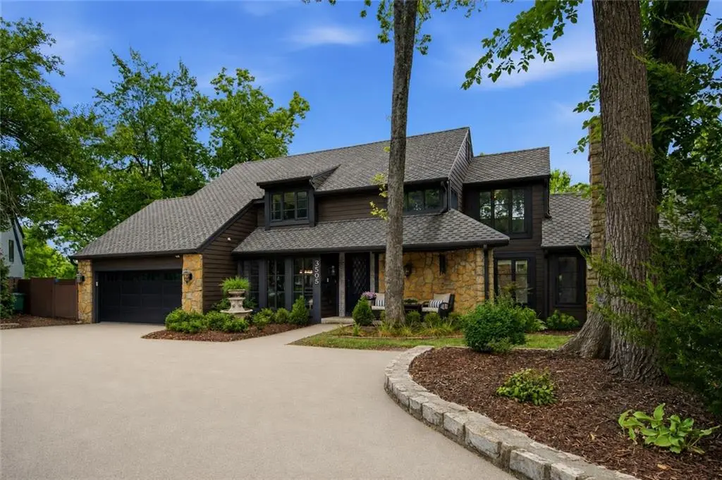 3505 SHAWNEE MISSION Pkwy, Fairway, KS 66205