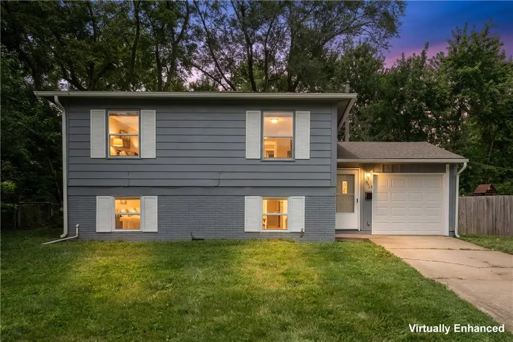 9505 Spring Valley RD, Kansas City, MO 64134
