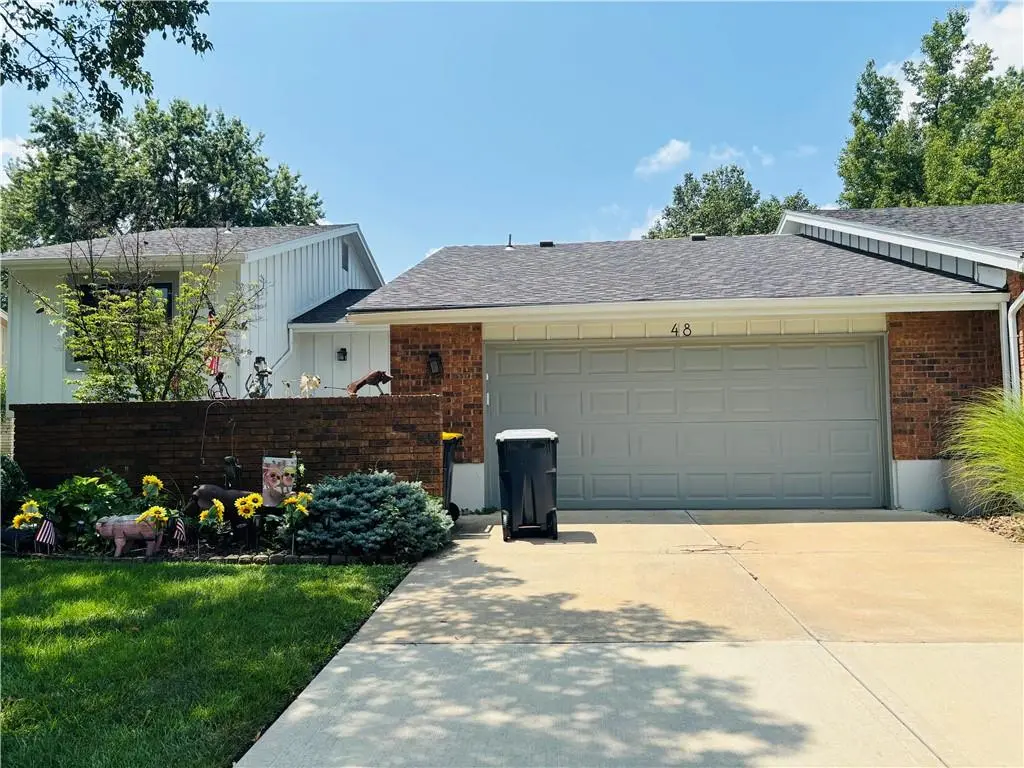 48 Woodbridge LN, Kansas City, MO 64145