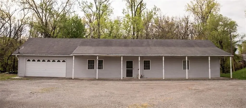 10945 US Highway 59 HWY, Atchison, KS 66002
