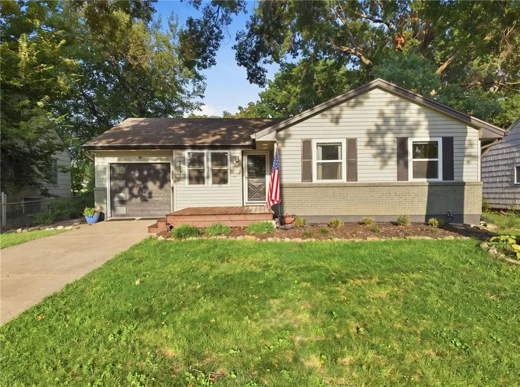 8417 Jarboe ST, Kansas City, MO 64114