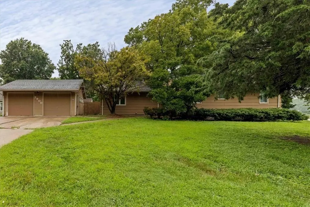 7900 Tennessee AVE, Raytown, MO 64138