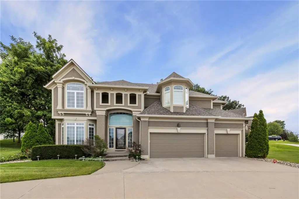 1441 NE Daltons Ridge DR, Lee's Summit, MO 64064