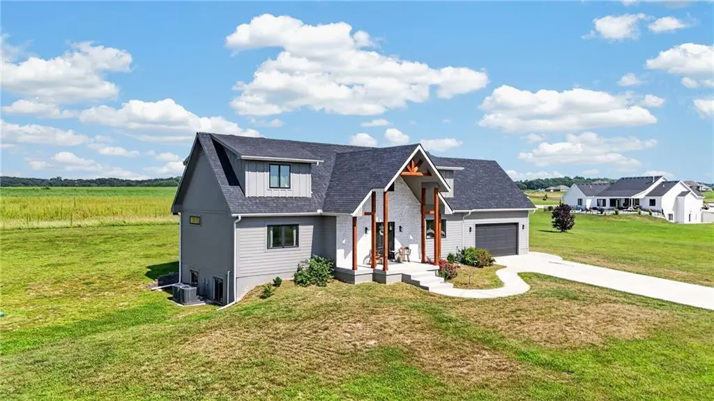 6565 Tucker DR, Odessa, MO 64076