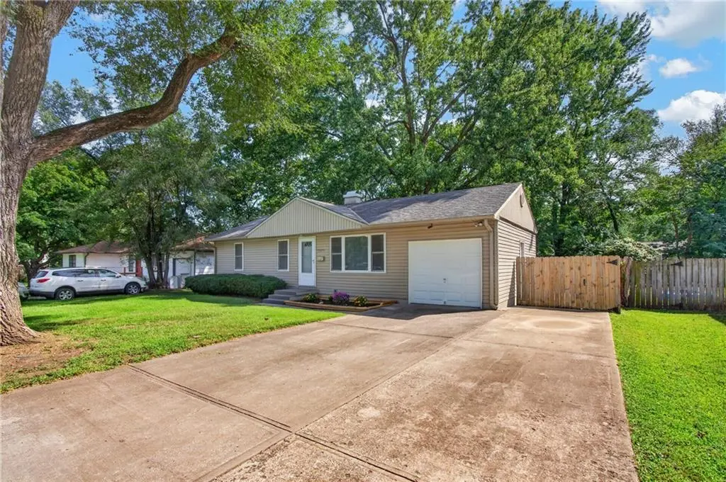 8509 E 111th ST, Kansas City, MO 64134
