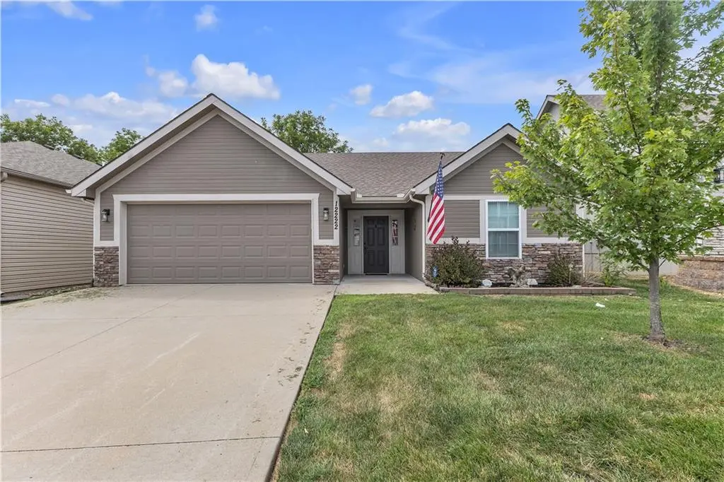 12222 N Atkins AVE, Kansas City, MO 64163