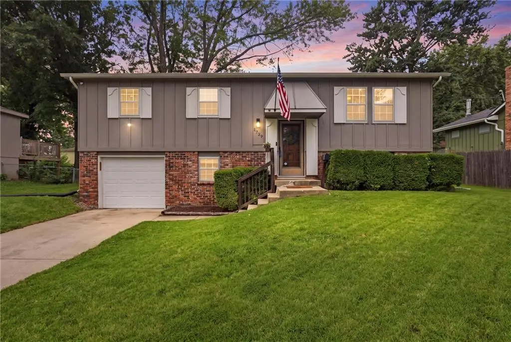 1729 W Normandy DR, Olathe, KS 66061