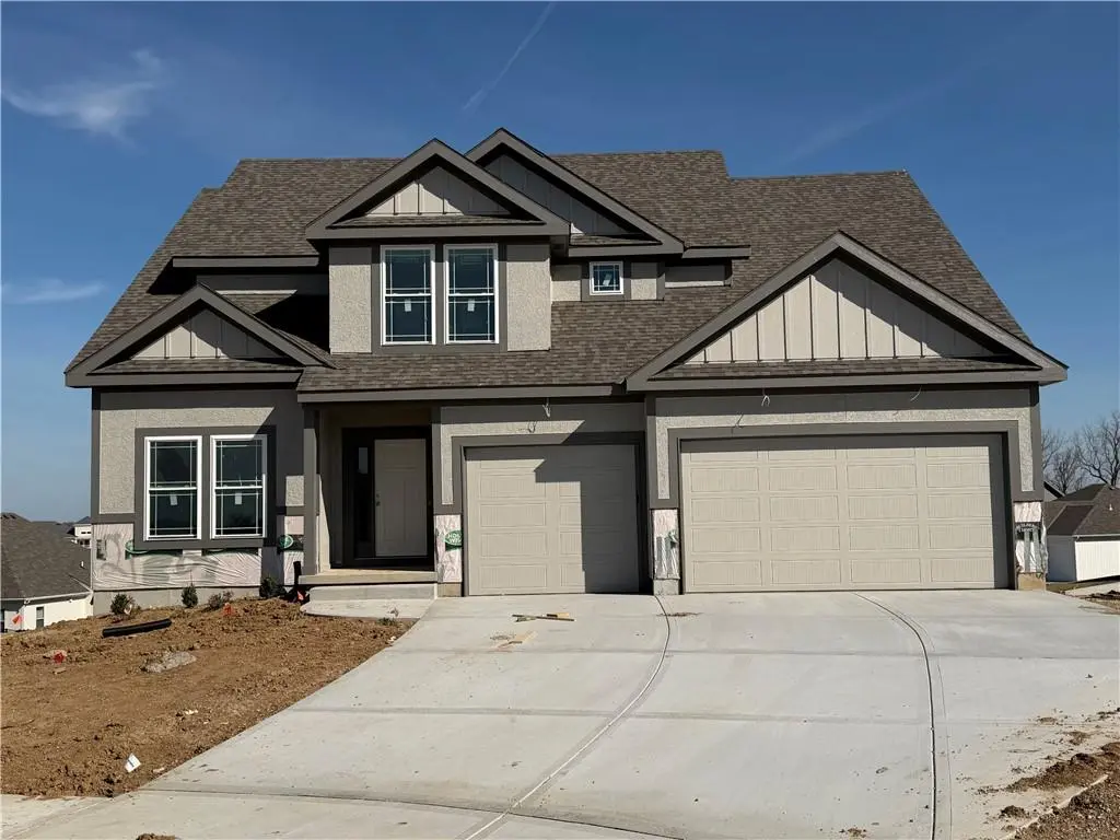 520 Skyview LN, Liberty, MO 64068