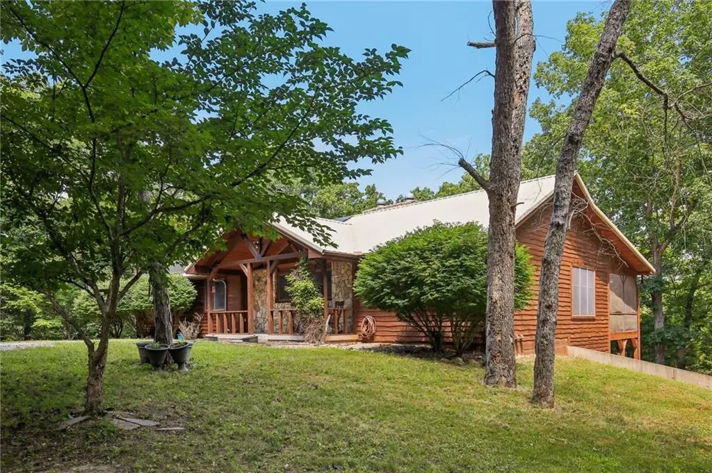 110 SE 1804P LN, Clinton, MO 64735