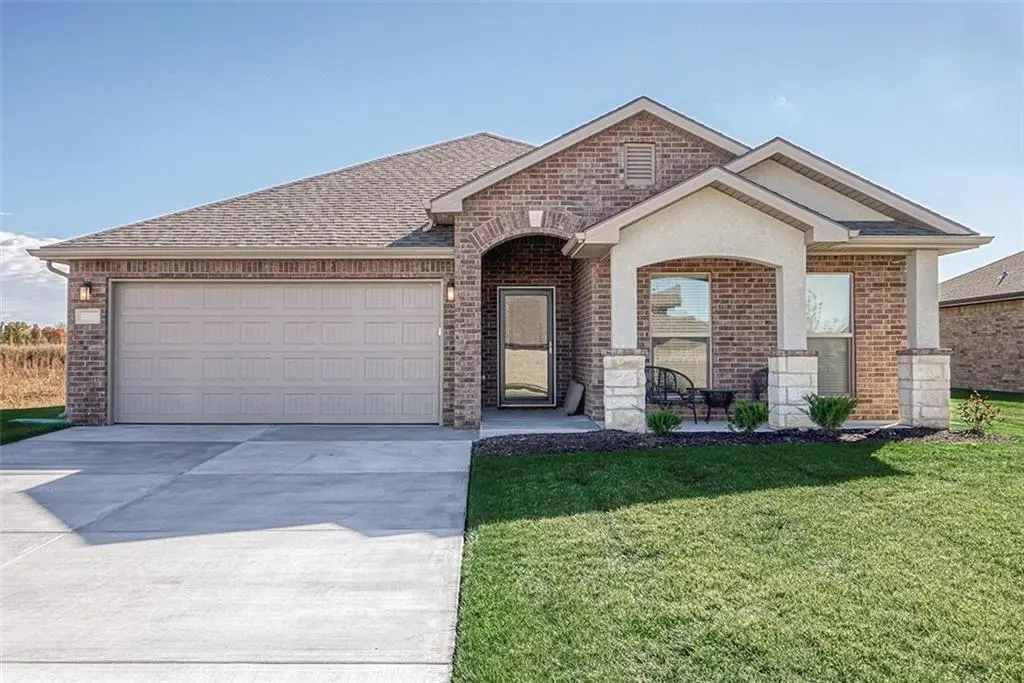 18460 W 195 TER, Spring Hill, KS 66083