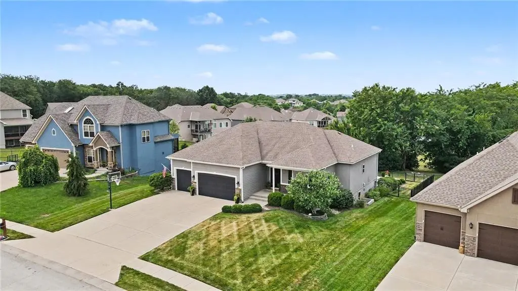 701 Indian Trail CT, Smithville, MO 64089