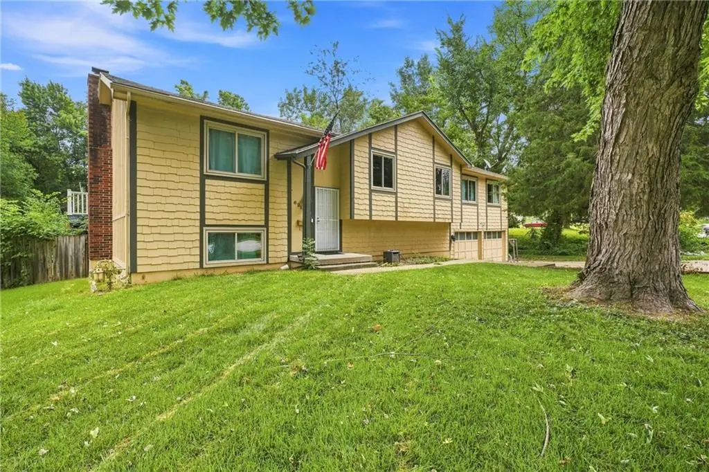 6212 E Red Bridge RD, Kansas City, MO 64134