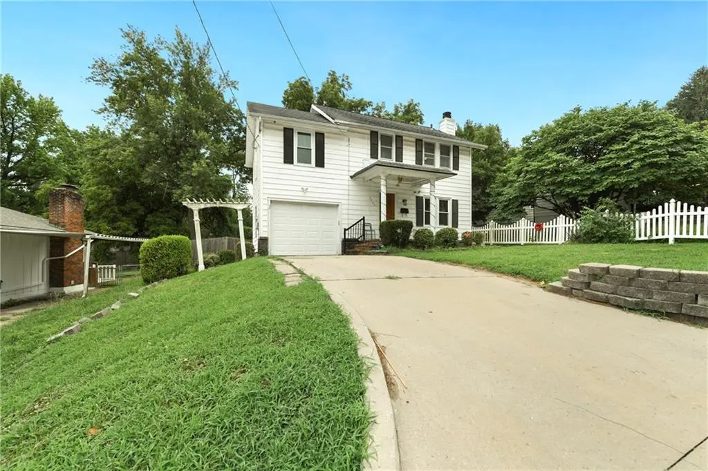 9805 E Jewell CT, Independence, MO 64052