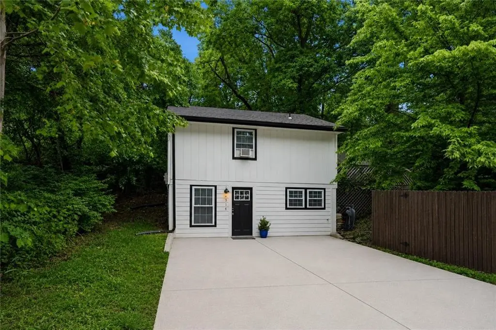 2514 NE 76th ST, Kansas City, MO 64118