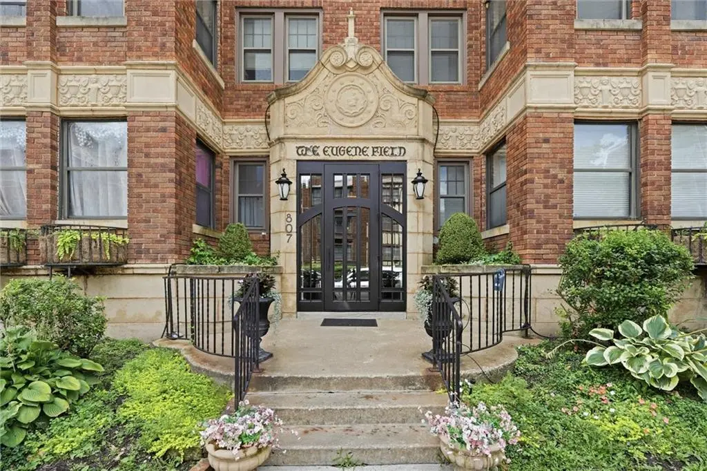 807 W 48th ST #602, Kansas City, MO 64112