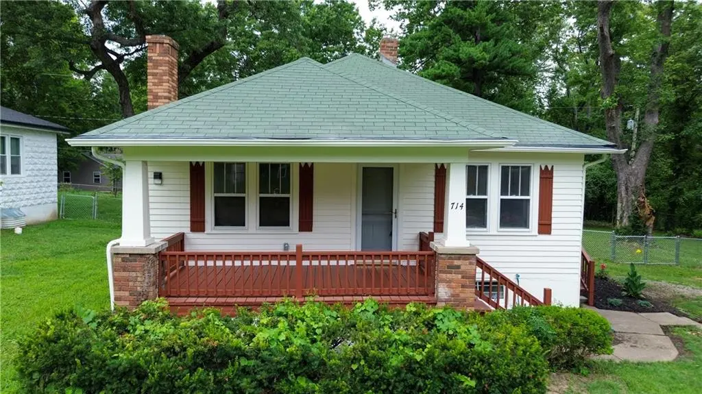 714 E Gudgell AVE, Independence, MO 64055