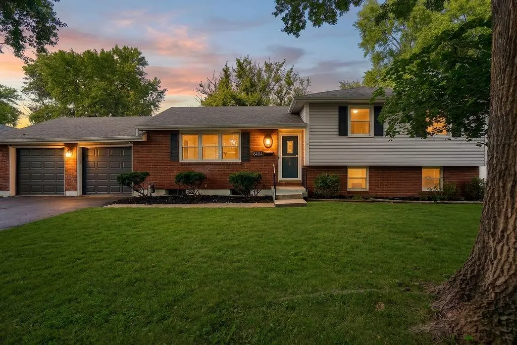 6404 E 133rd TER, Grandview, MO 64030