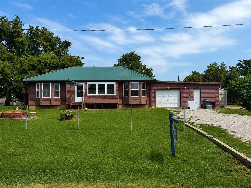305 E Elm ST, Polo, MO 64671