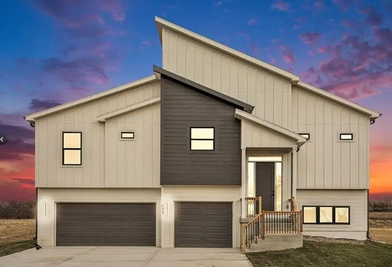 16720 N Dundee ST, Smithville, MO 64089