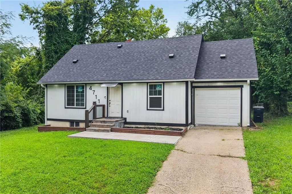4711 E 43rd ST, Kansas City, MO 64130
