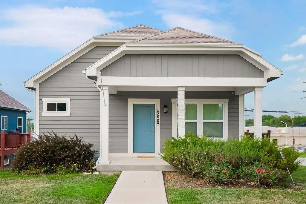 1300 Armstrong AVE, Kansas City, KS 66102