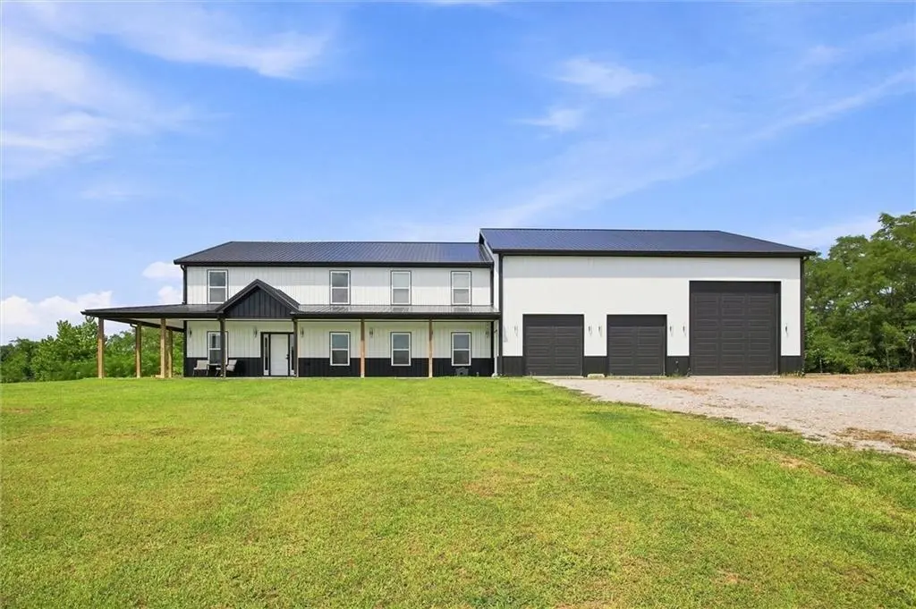 18076 115th RD, Edgerton, MO 64444