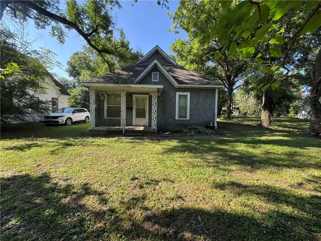616 E 25th ST, Pittsburg, KS 66762
