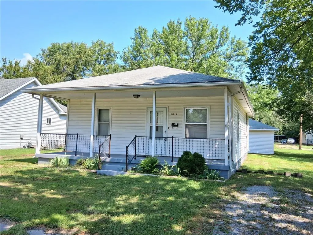1017 E 14th ST, Pittsburg, KS 66762