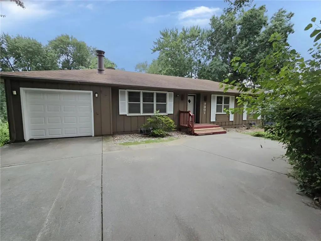 7301 W 89 ST, Overland Park, KS 66212