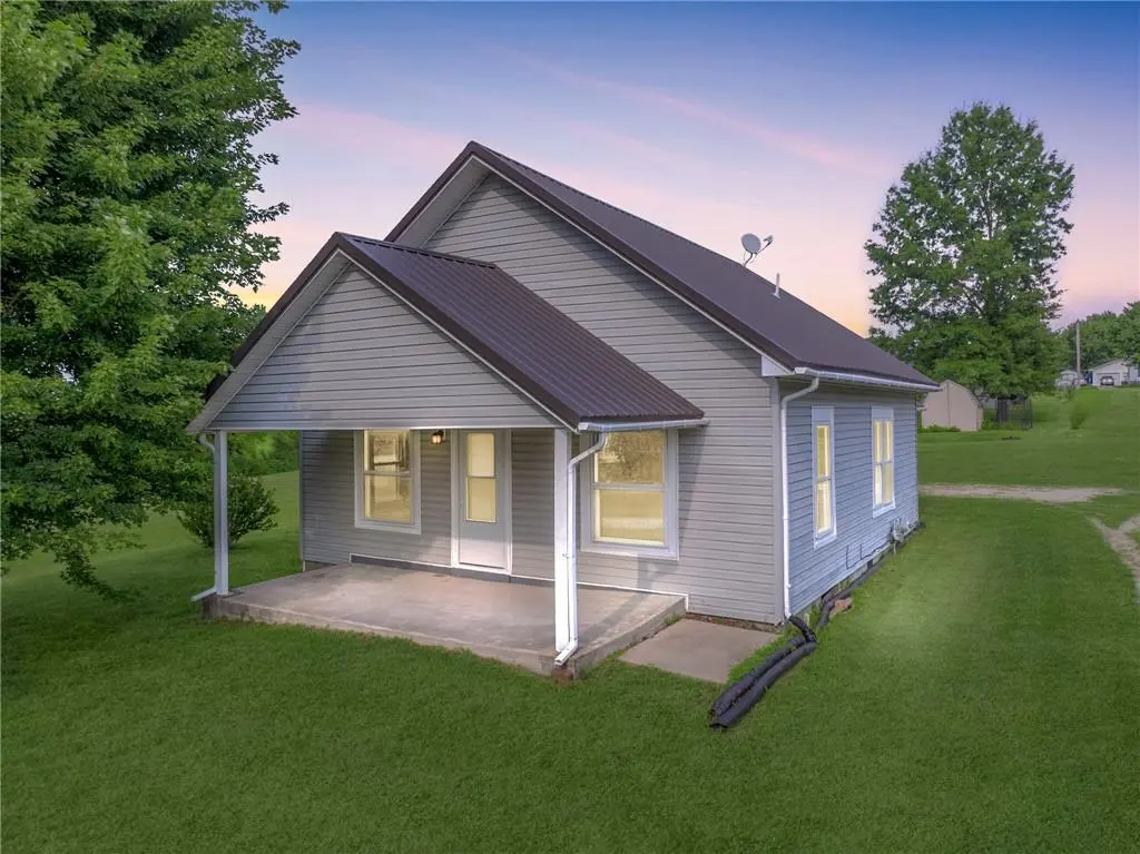 304 4th ST, Pattonsburg, MO 64670
