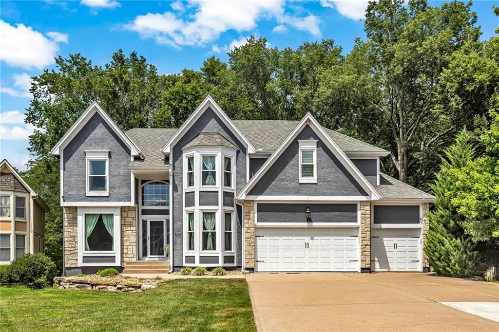 324 NW Bradford ST, Lee's Summit, MO 64064