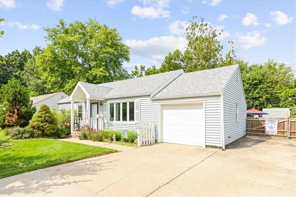 6322 Lowell AVE, Merriam, KS 66202