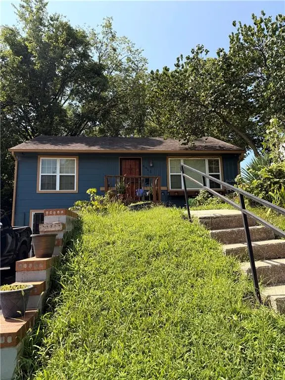 4415 E 43rd ST, Kansas City, MO 64130