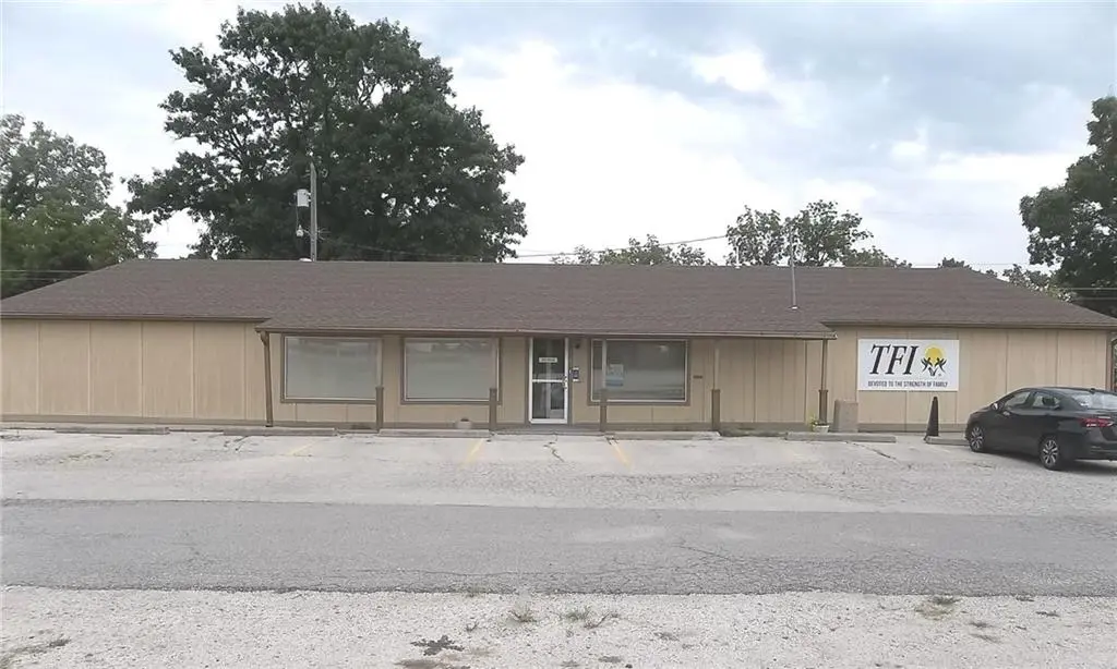 501 N State ST, Iola, KS 66749