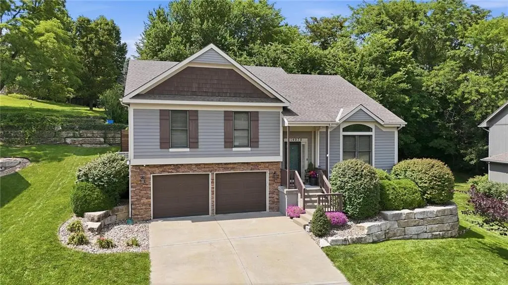 14070 NW 64th TER, Parkville, MO 64152