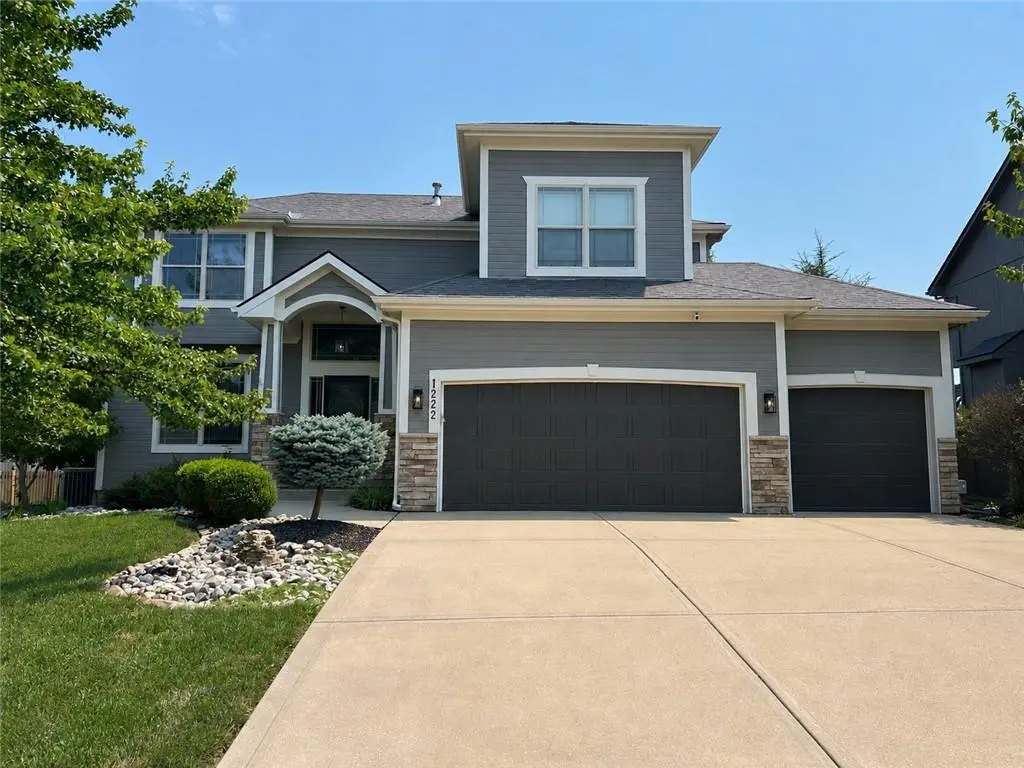 1222 Wiltshire BLVD, Raymore, MO 64083