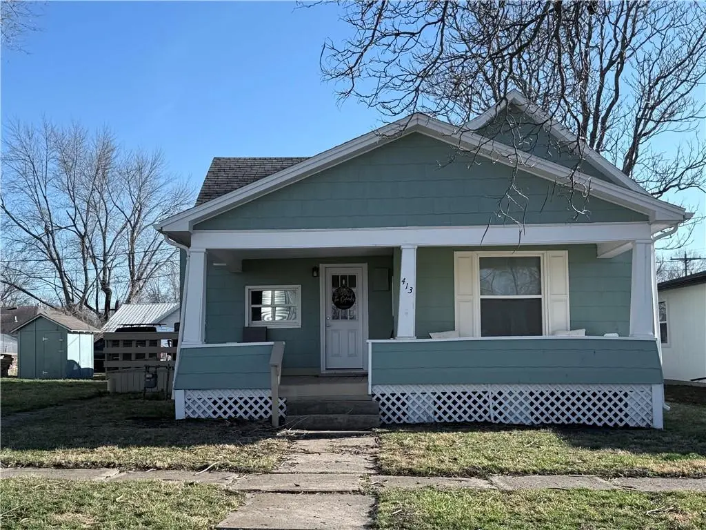 413 W 1st ST, Cameron, MO 64429