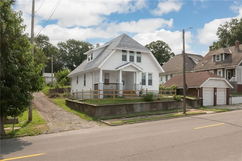 1111 N 18th ST, St Joseph, MO 64501