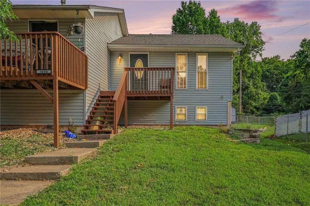 5604 NE 50th ST, Kansas City, MO 64119